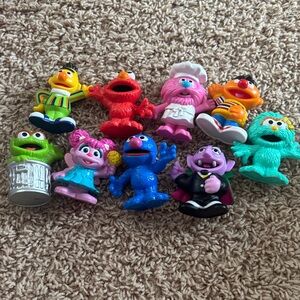 Sesame Street Colorful Character Figurines Set